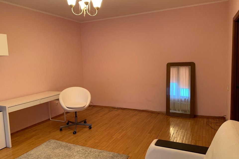 Сдаётся 1-комнатная квартира, 53 м²