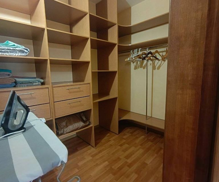 Сдаётся 2-комнатная квартира, 109 м²
