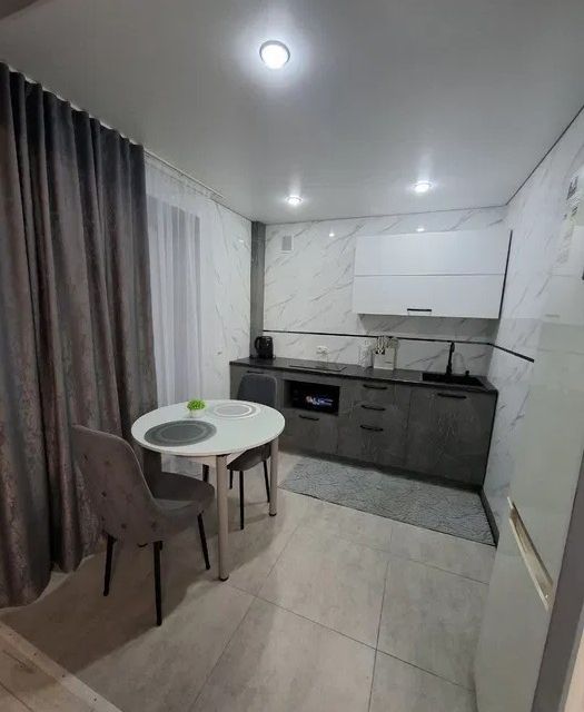 Сдаётся 2-комнатная квартира, 58 м²