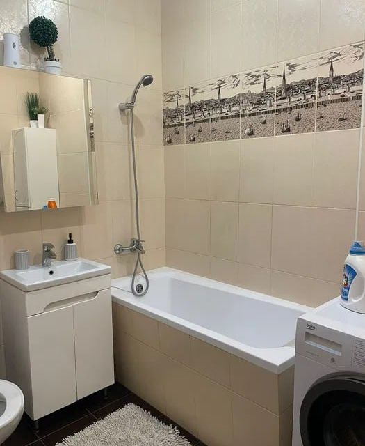Сдаётся 1-комнатная квартира, 42 м²