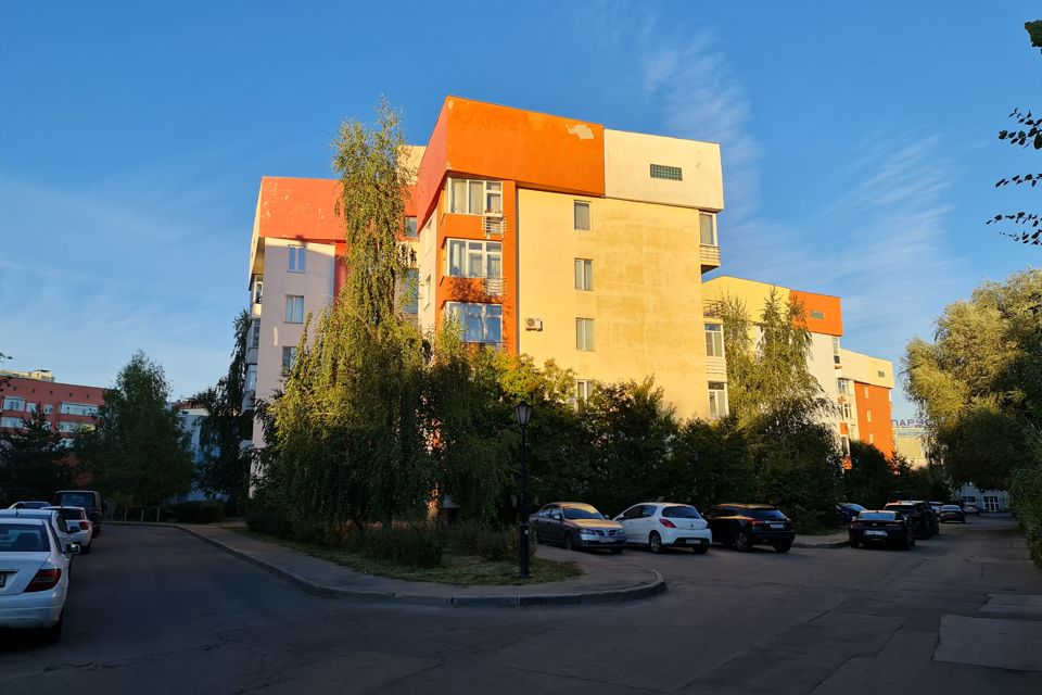 Сдаётся 3-комнатная квартира, 109 м²