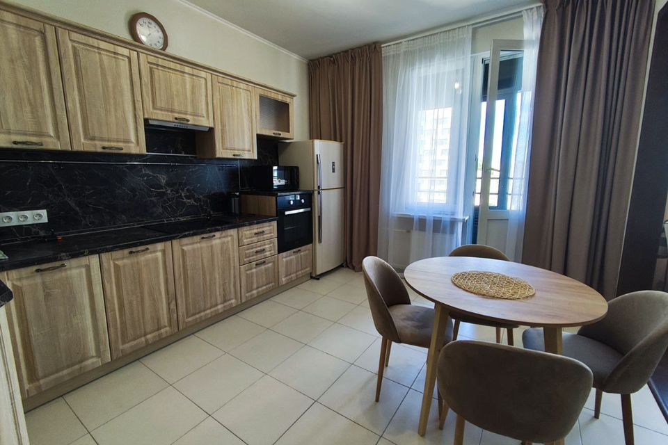Сдаётся 2-комнатная квартира, 65 м²