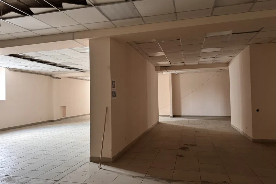 Сдаётся торговое помещение, 560 м²