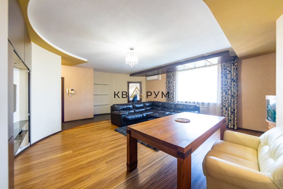 Сдаётся 3-комнатная квартира, 106.9 м²