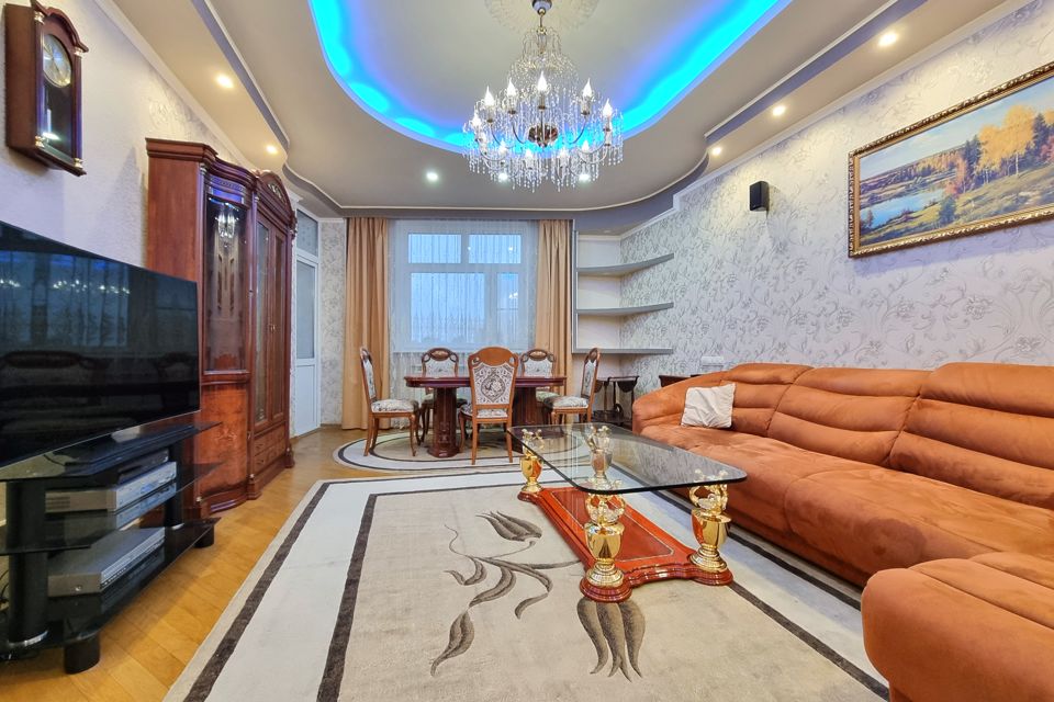 Сдаётся 4-комнатная квартира, 125 м²