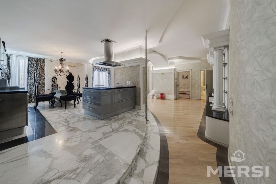 Сдаётся 3-комнатная квартира, 150 м²