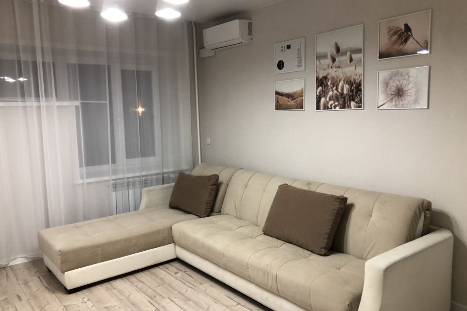 Сдаётся 2-комнатная квартира, 70 м²