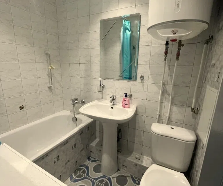 Сдаётся 2-комнатная квартира, 56 м²