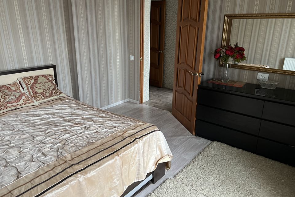 Сдаётся 2-комнатная квартира, 65 м²