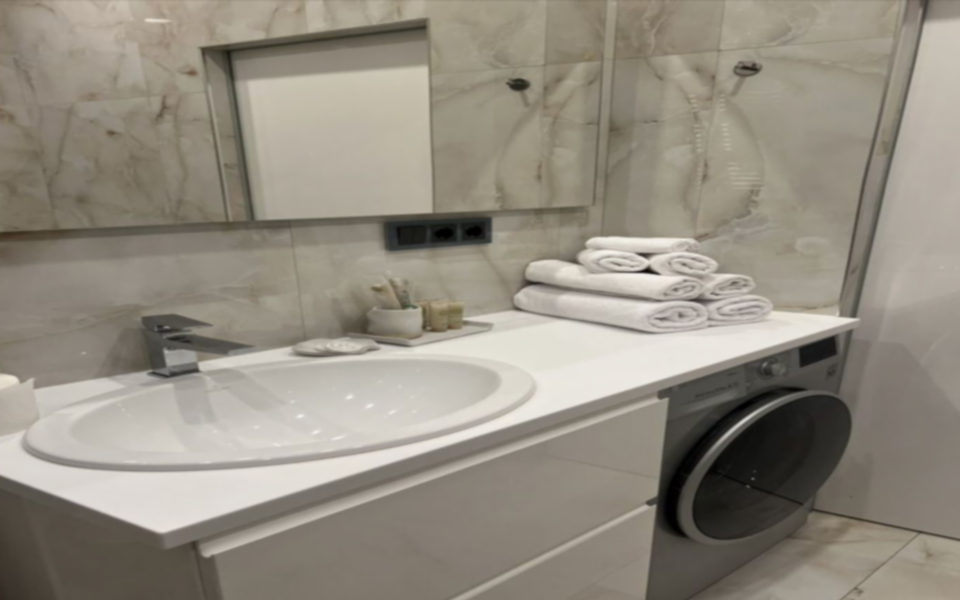 Сдаётся 1-комнатная квартира, 51 м²
