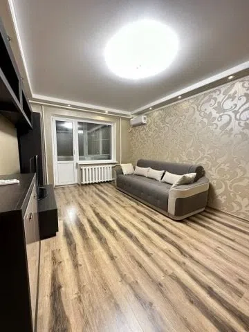 Сдаётся 2-комнатная квартира, 57 м²
