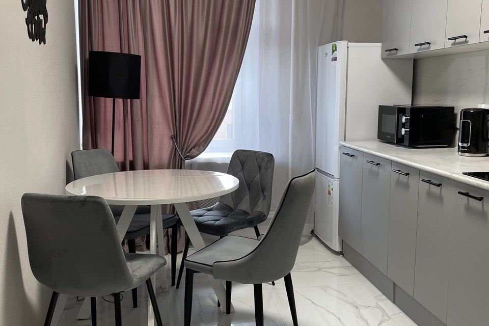 Сдаётся 1-комнатная квартира, 43 м²