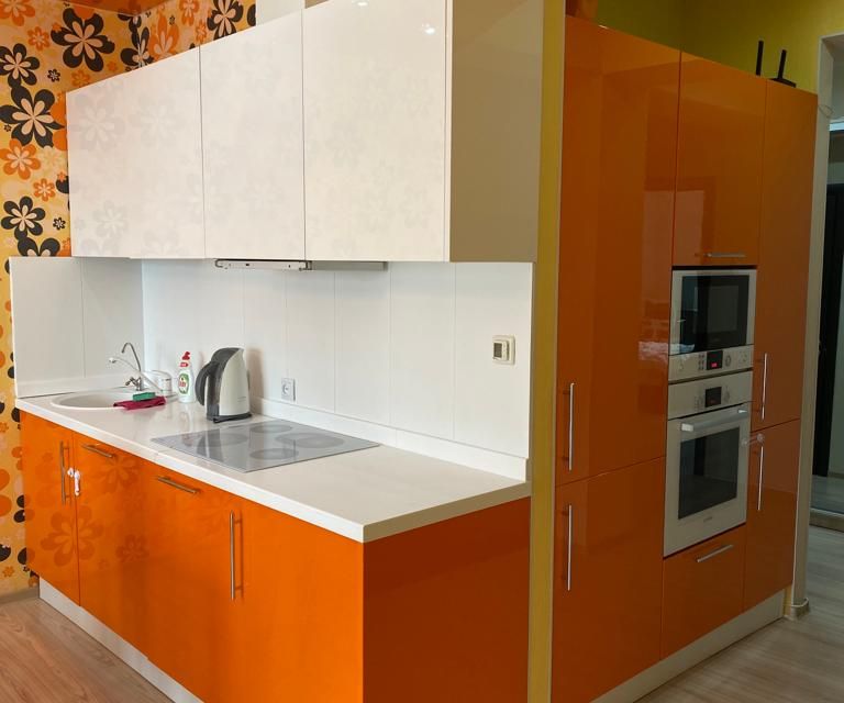 Сдаётся 2-комнатная квартира, 79 м²
