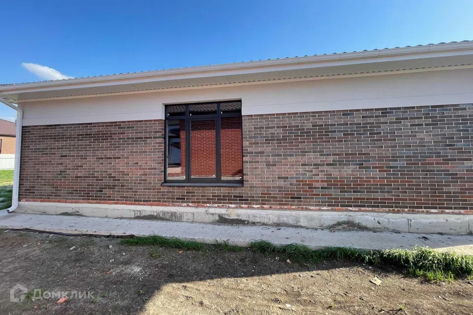 Проект дома Новация 371 из материала Кирпич площадью
112 м²,
3 спальни,
1 этаж