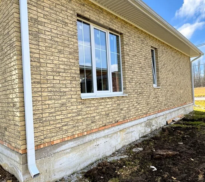 Проект дома Проект №28 из материала Газосиликатные блоки площадью
92 м²,
3 спальни,
1 этаж