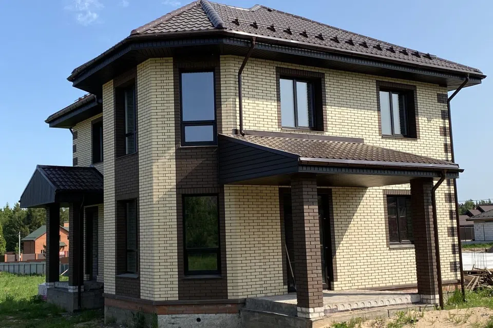 Проект дома ДГ 090 из материала Кирпич площадью
       142,32 м²,
       3 спальни,
       2 этажа