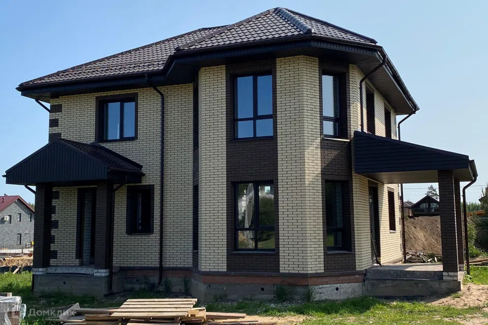 Проект дома ДГ 090 из материала Кирпич площадью
       142,32 м²,
       3 спальни,
       2 этажа