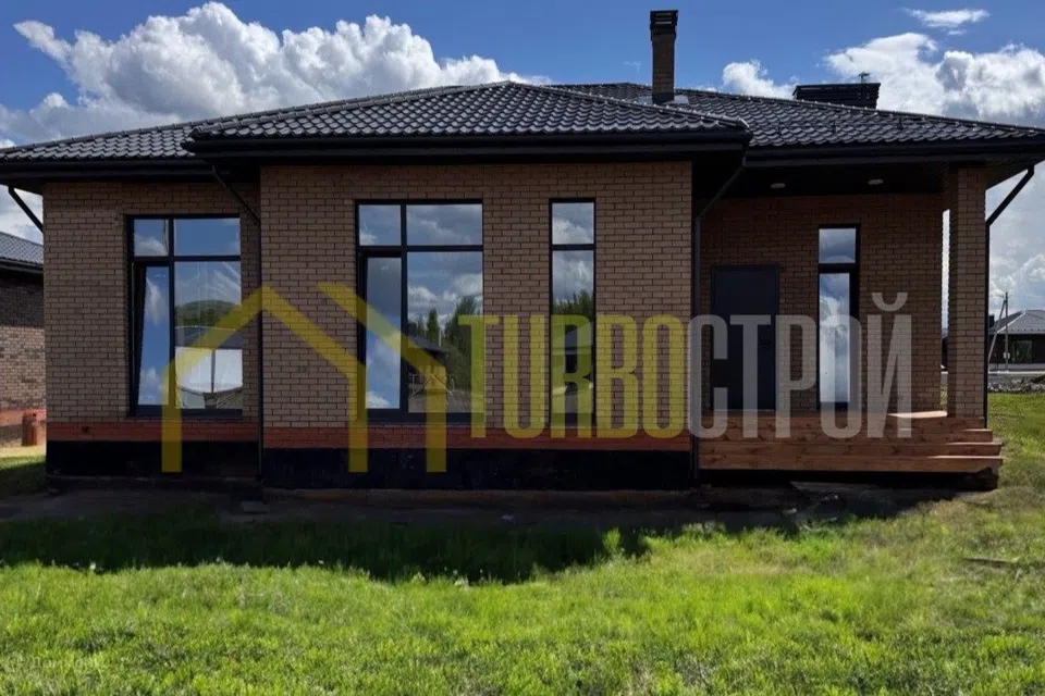 Проект дома УЮТНЫЙ из материала Кирпич площадью
125 м²,
2 спальни,
1 этаж