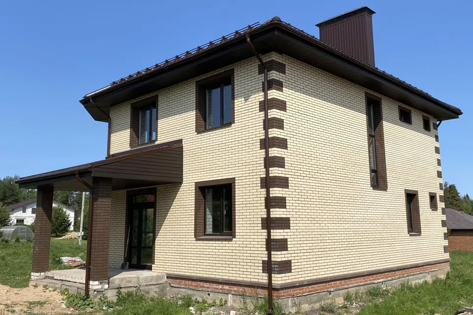 Проект дома ДГ 090 из материала Кирпич площадью
       142,32 м²,
       3 спальни,
       2 этажа