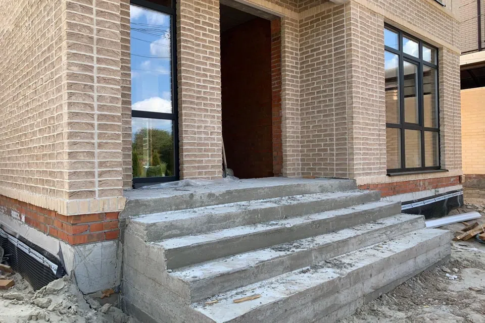 Проект дома УЮТ-61 из материала Кирпич площадью
125 м²,
3 спальни,
2 этажа