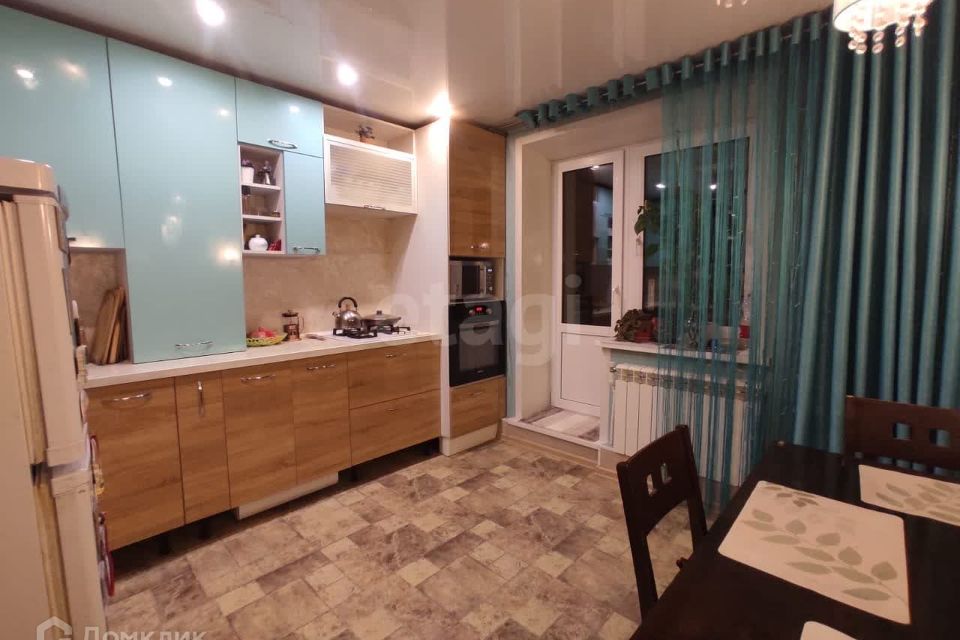 Продаётся 2-комнатная квартира, 57.6 м²