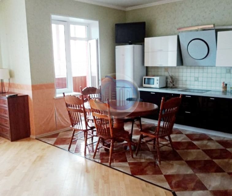 Сдаётся 2-комнатная квартира, 63.2 м²
