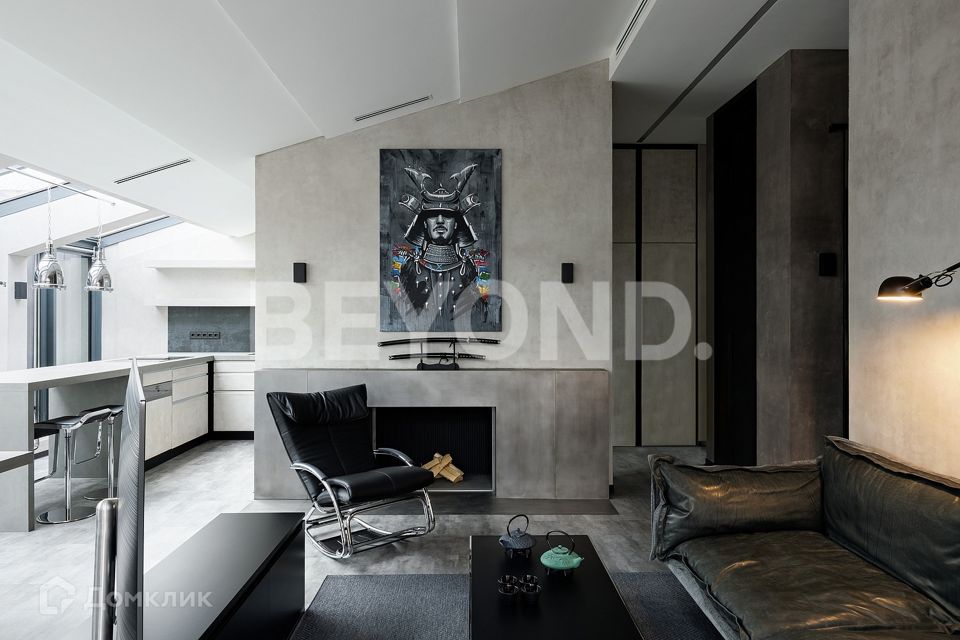 Продаётся 4-комнатная квартира, 135 м²