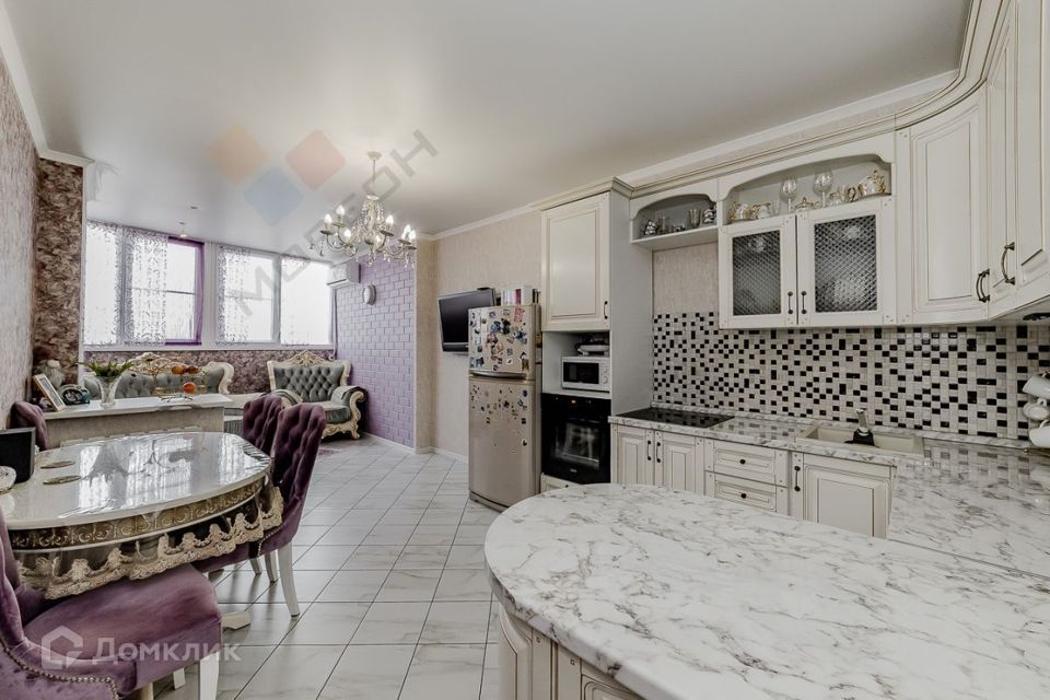 Продаётся 2-комнатная квартира, 67.4 м²
