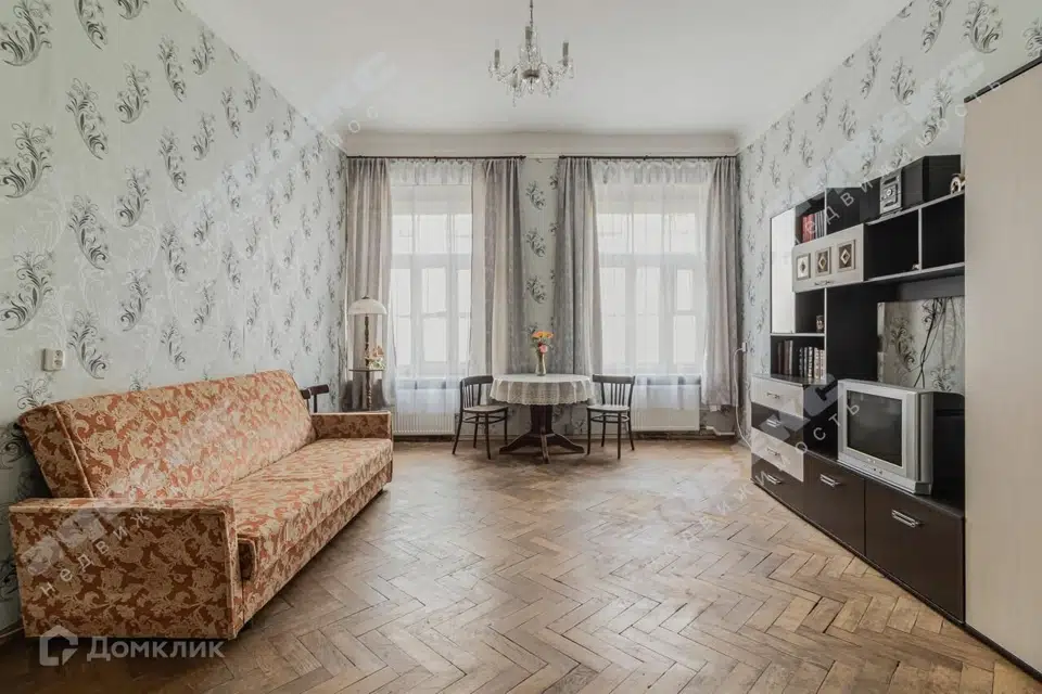 Продаётся 3-комнатная квартира, 111.6 м²
