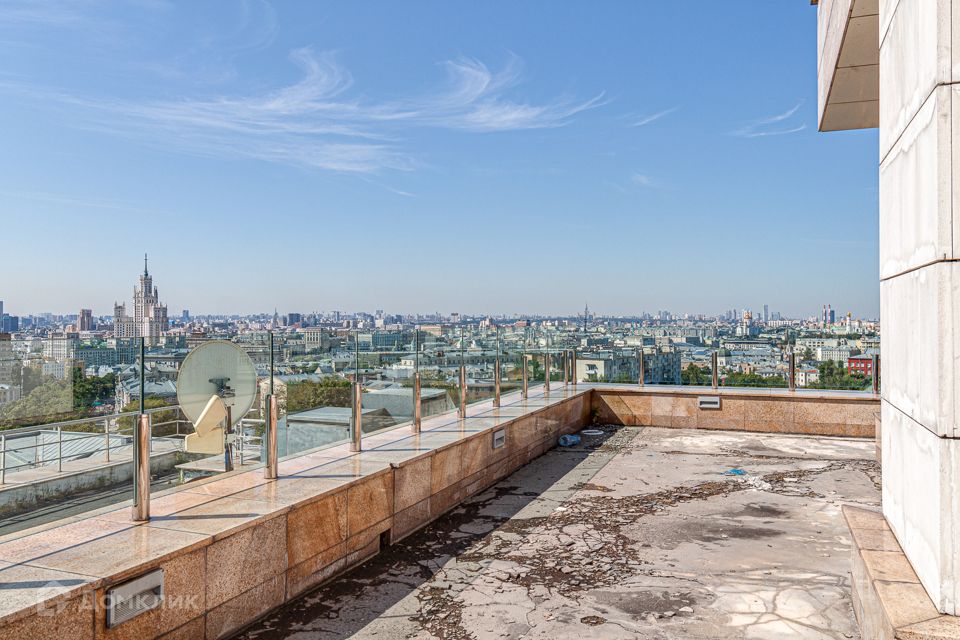 Продаётся 10-комнатная квартира, 1000 м²