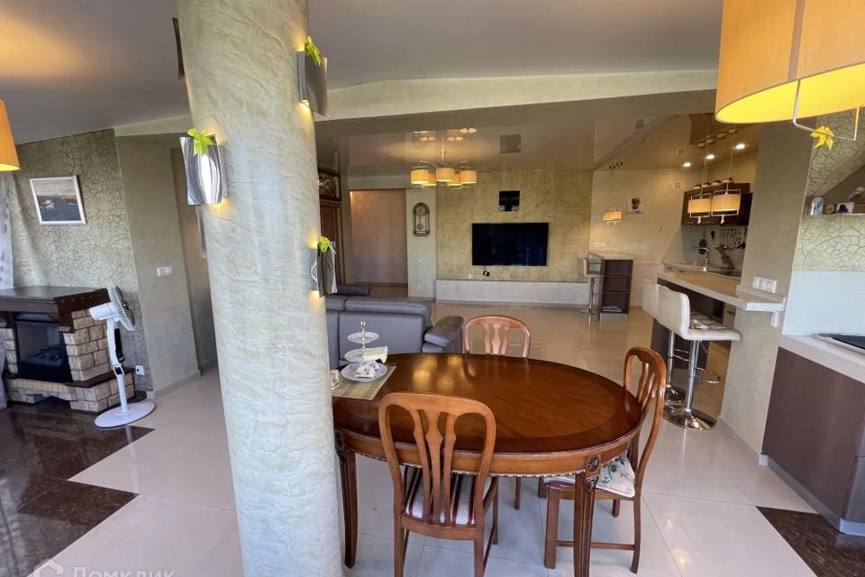 Продаётся 3-комнатная квартира, 110 м²