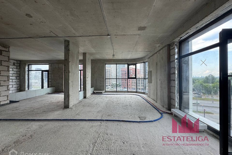 Продаётся 3-комнатная квартира, 112 м²