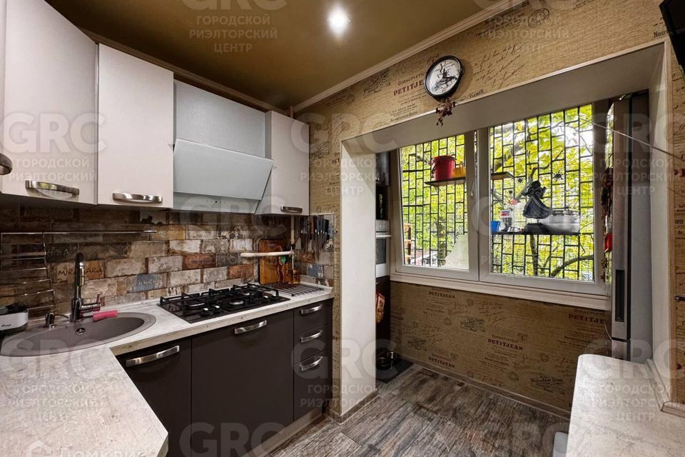 Продаётся 3-комнатная квартира, 51.6 м²