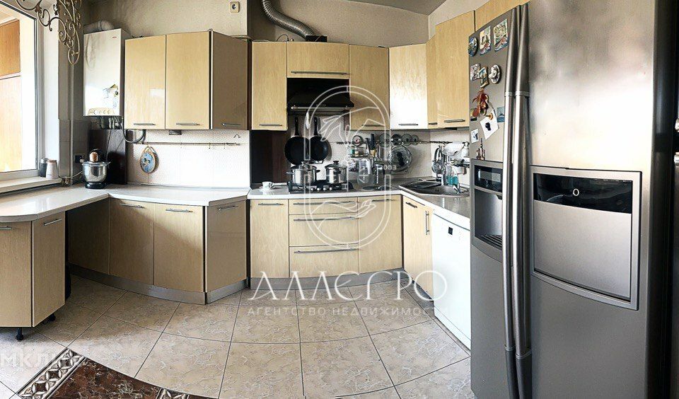 Продаётся 6-комнатная квартира, 148 м²