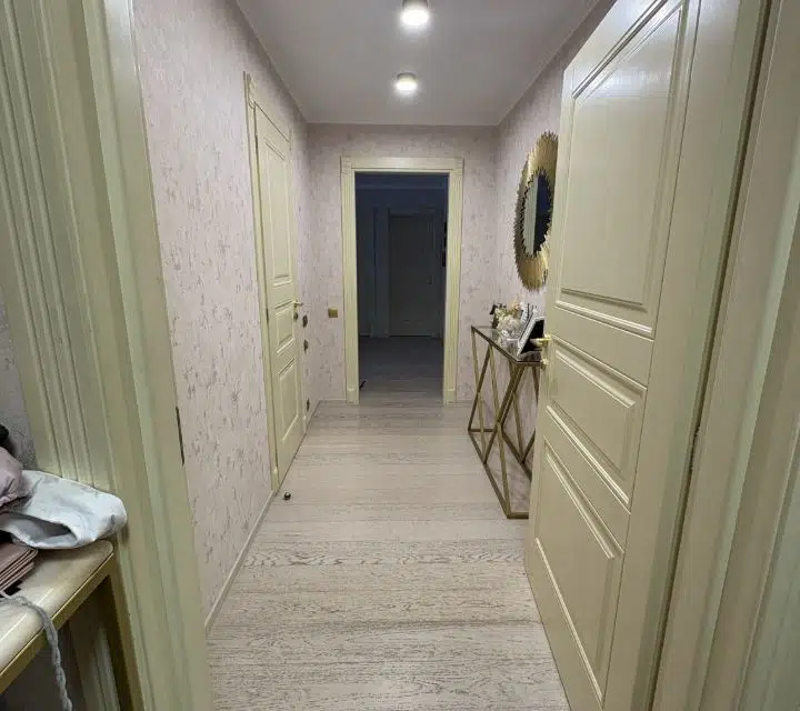Продаётся 4-комнатная квартира, 116 м²