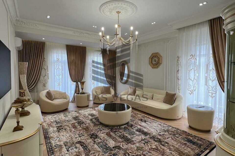 Сдаётся 3-комнатная квартира, 140 м²