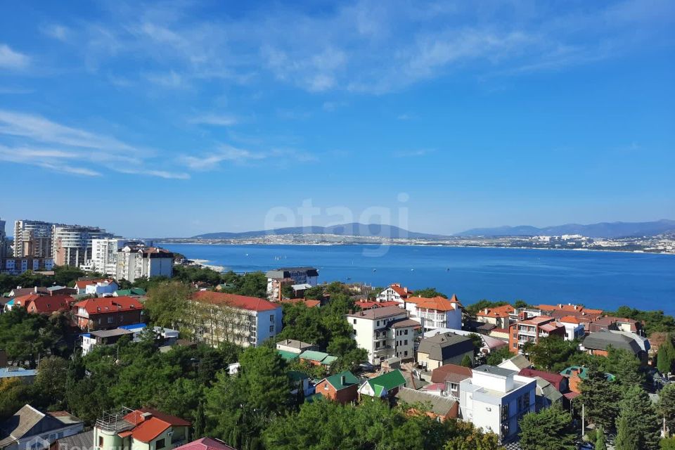 Продаётся 2-комнатная квартира, 77.4 м²