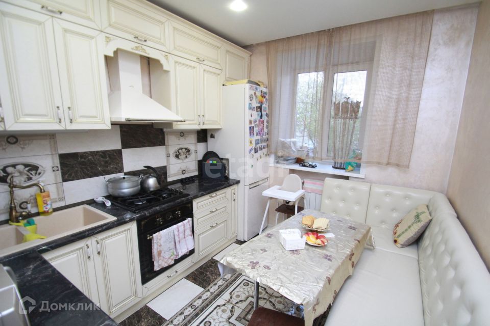 Продаётся 3-комнатная квартира, 62.8 м²
