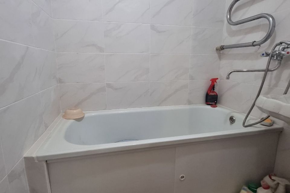 Продаётся 3-комнатная квартира, 52.3 м²