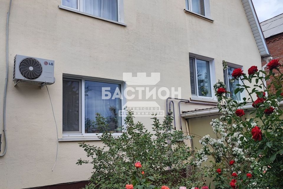 Продаётся 3-этажный дом, 284 м²