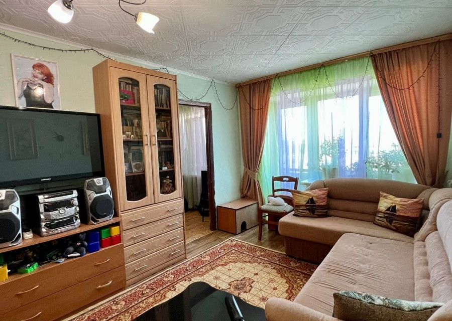 Продаётся 3-комнатная квартира, 43.8 м²