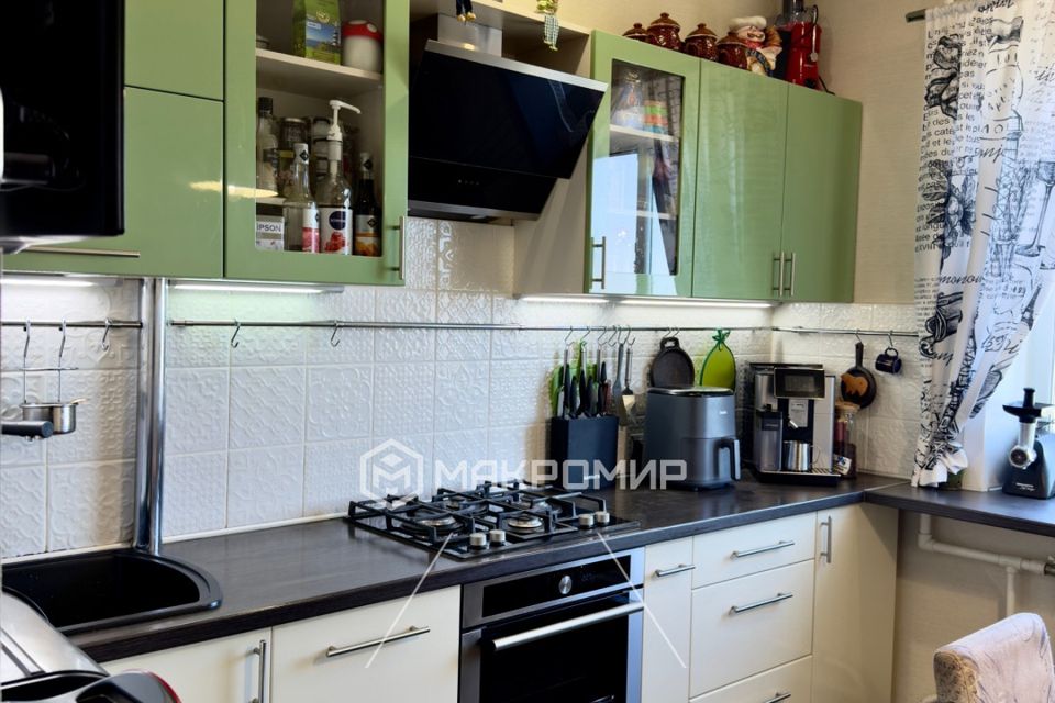 Продаётся 4-комнатная квартира, 90 м²