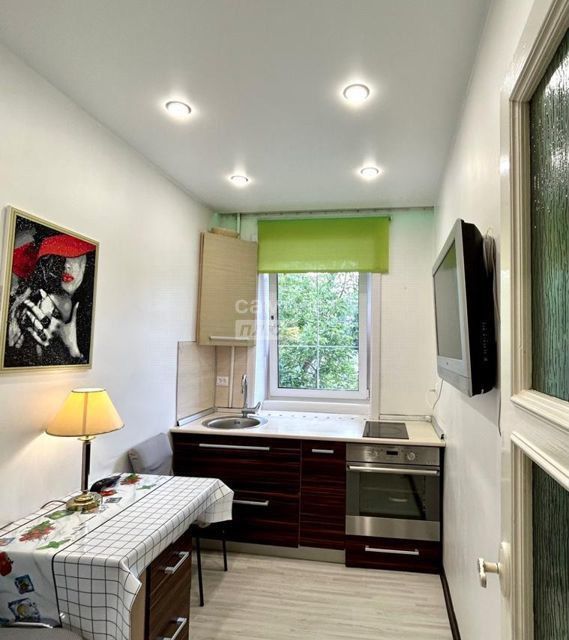Продаётся 3-комнатная квартира, 56.2 м²