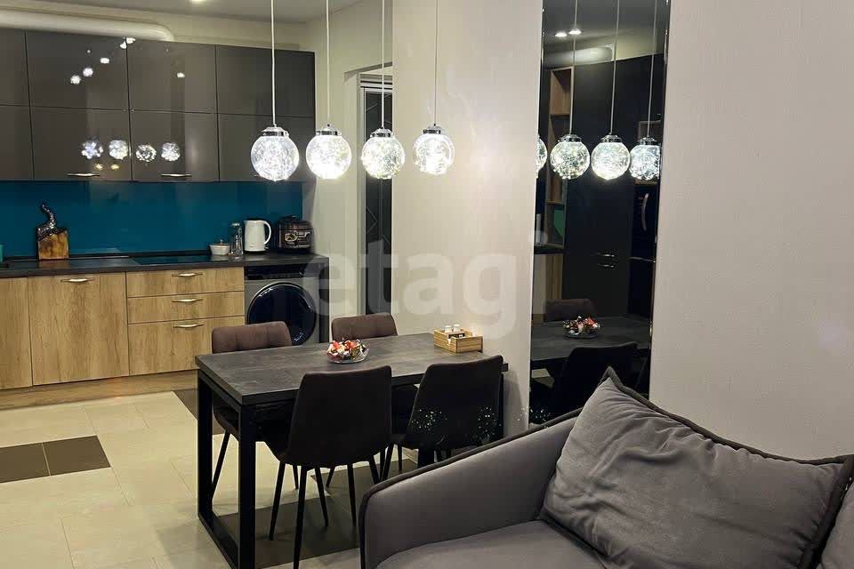 Продаётся 2-комнатная квартира, 65.8 м²