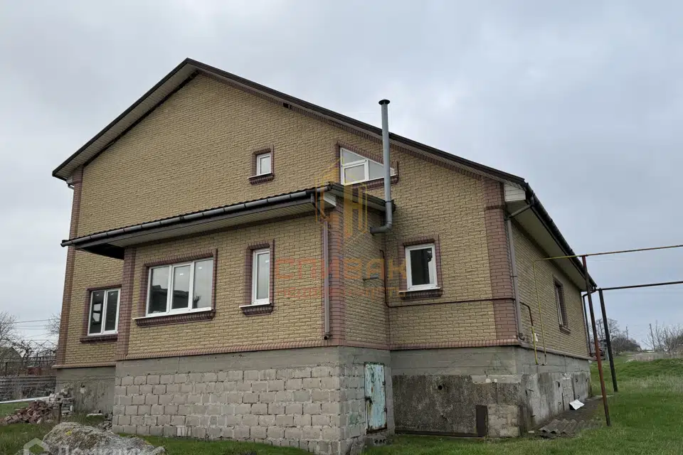 Продаётся 2-этажный дом, 361 м²