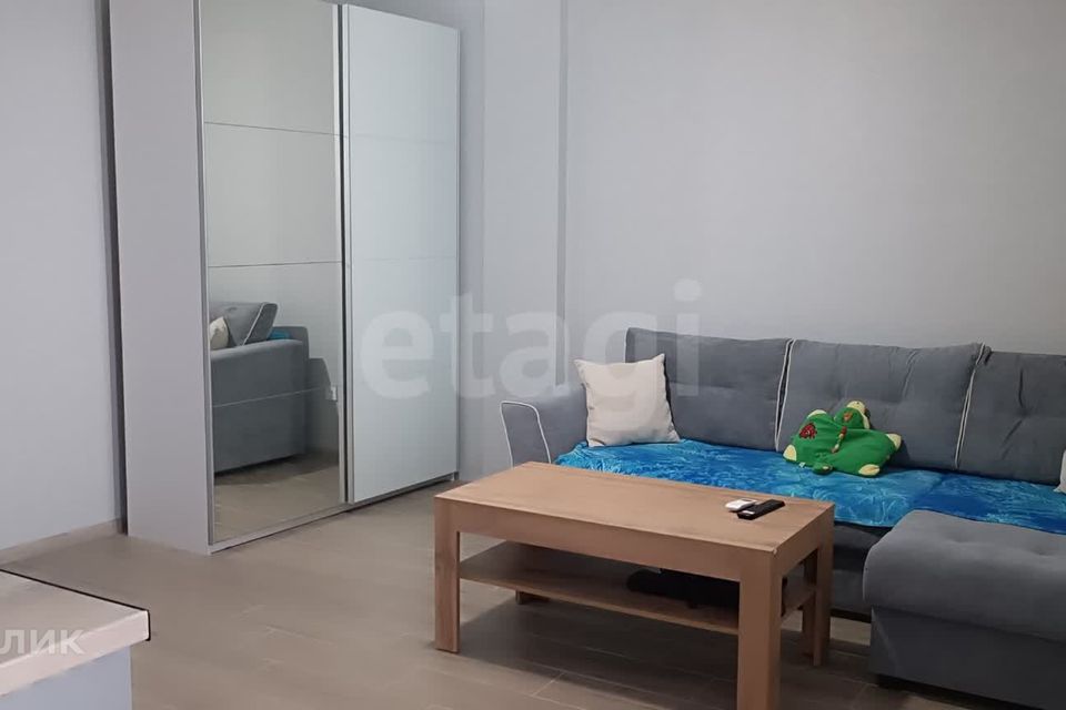 Продаётся 1-комнатная квартира, 42 м²