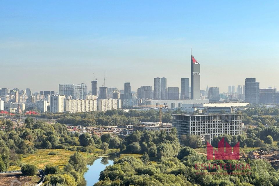 Продаётся 3-комнатная квартира, 144 м²