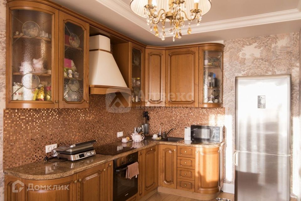 Продаётся 3-комнатная квартира, 105.4 м²