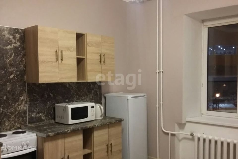 Продаётся 1-комнатная квартира, 42.2 м²