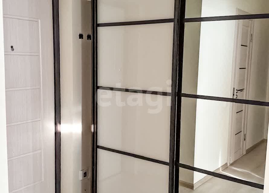 Продаётся 1-комнатная квартира, 42 м²